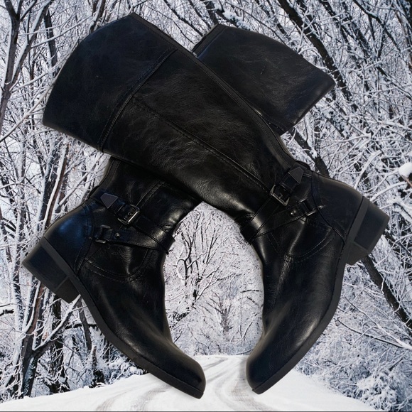 Tall black coach boots. Size 8. BRAND NEW*minor scratch at the top of one boot. - Picture 1 of 1